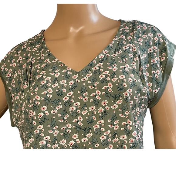 NWT Paper Moon Ellie Floral Blouse Size Small Mixed Material Button Back Style - Picture 2 of 14